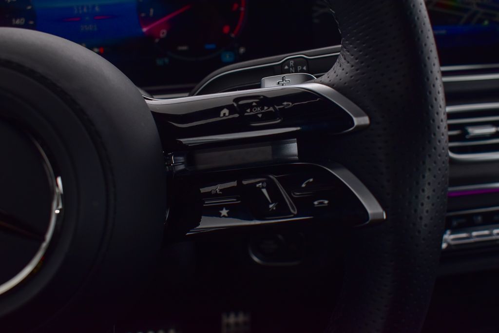 Thumbnail: 2025 Mercedes-Benz GLS - 19