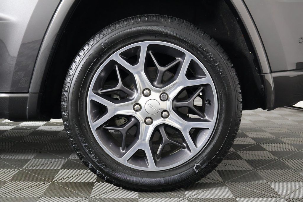 Thumbnail: 2019 Jeep Grand Cherokee - 16