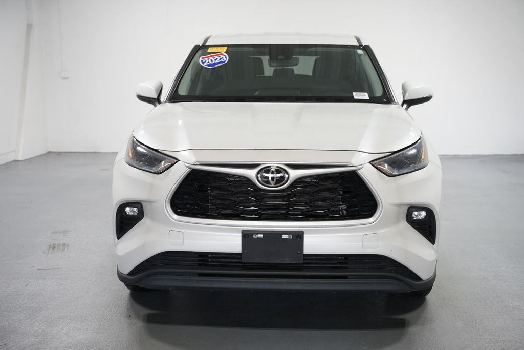 Thumbnail: 2023 Toyota Highlander - 2