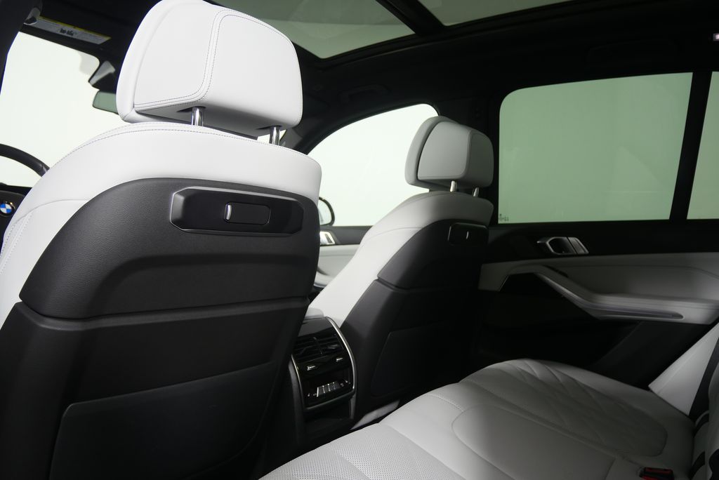 Thumbnail: 2026 BMW X5 - 19