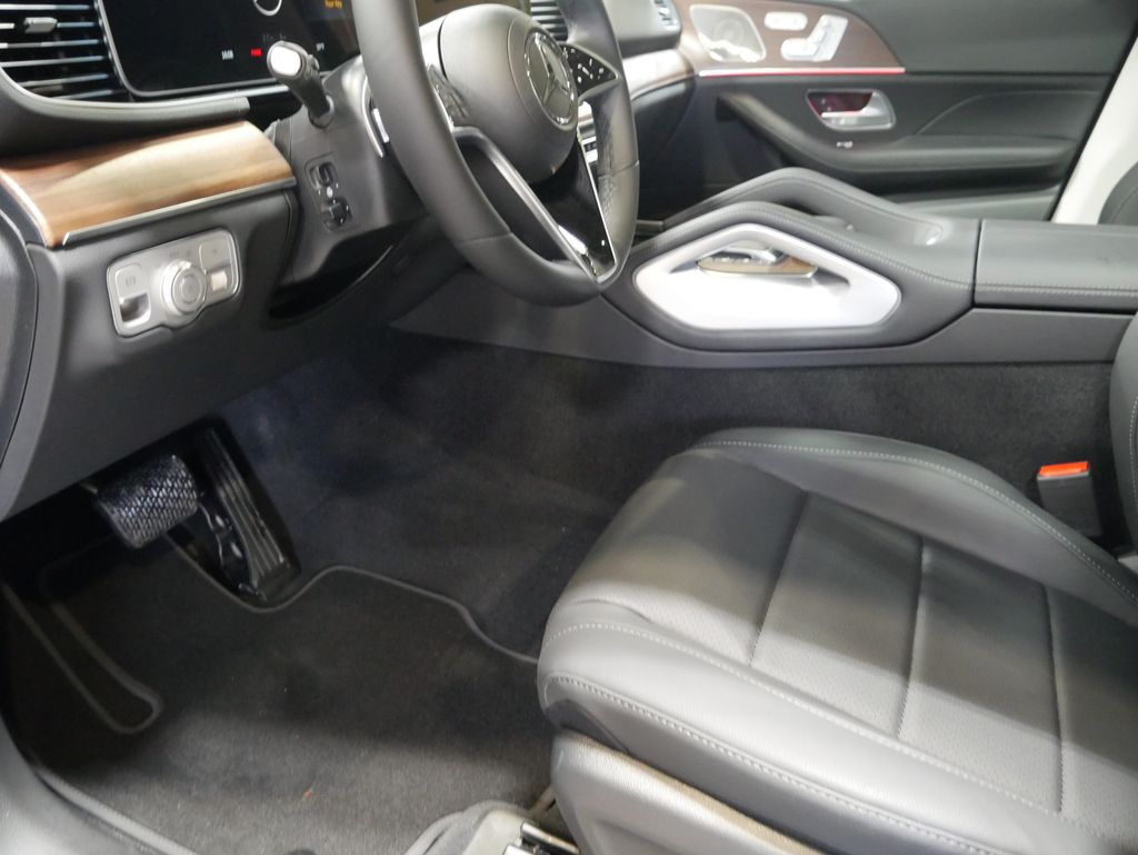 Thumbnail: 2026 Mercedes-Benz GLE - 21