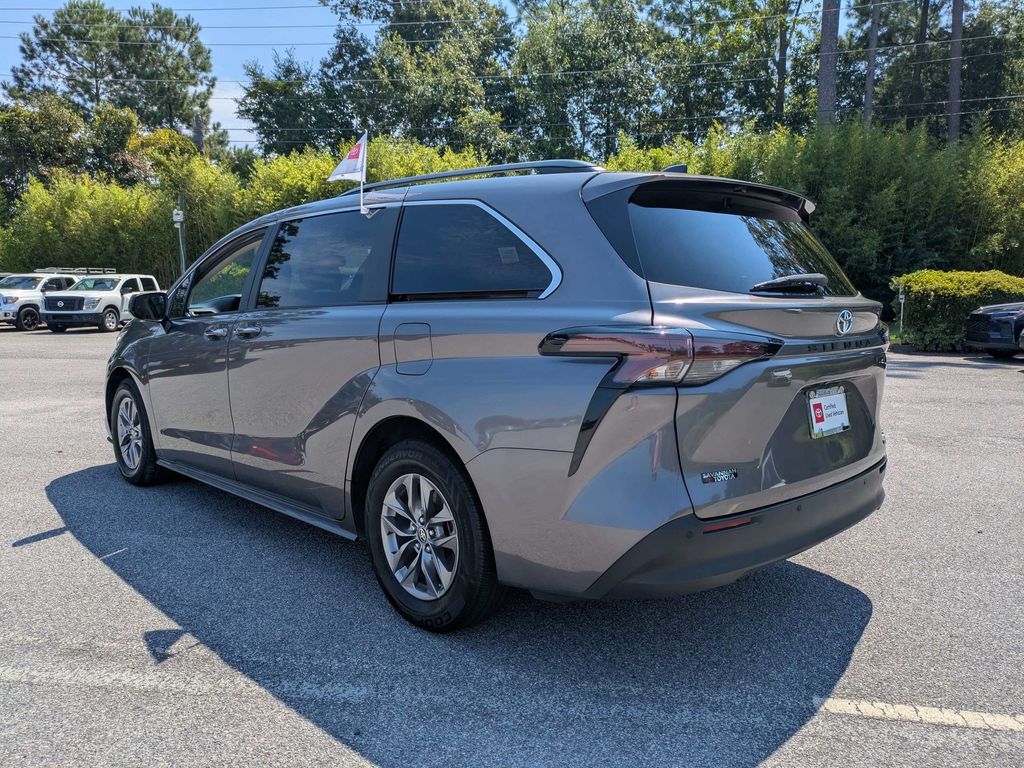 Used 2024 Toyota Sienna Van