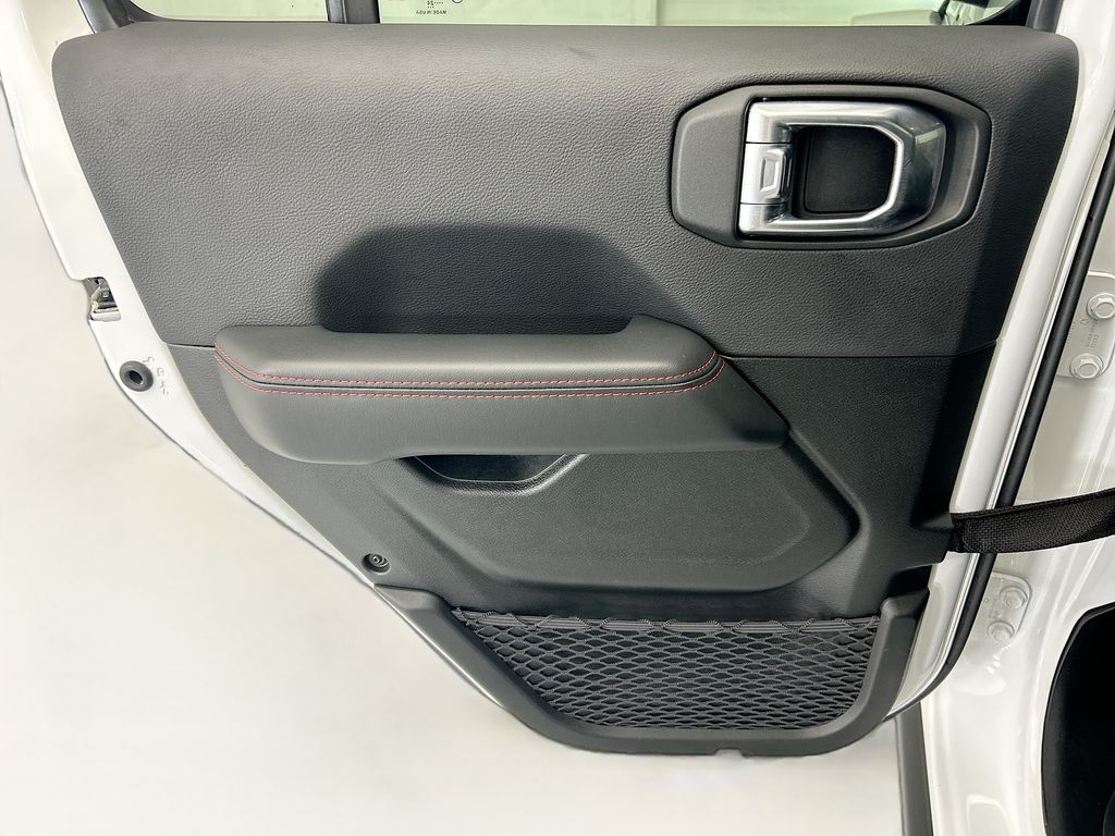 Thumbnail: 2024 Jeep Gladiator - 25