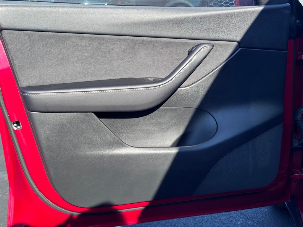 TeslaModel Y20