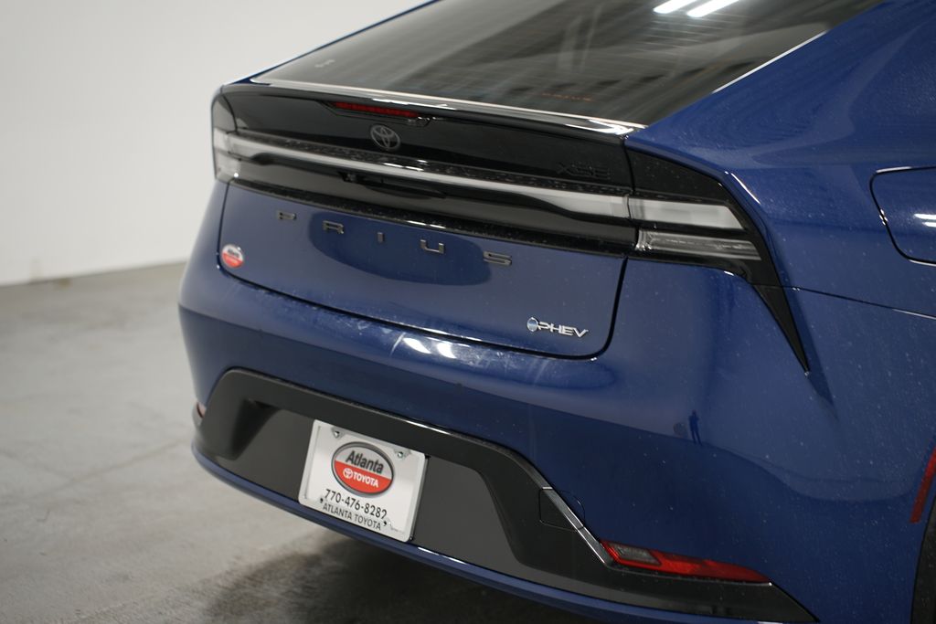 2025 Toyota Prius Plug-in 9