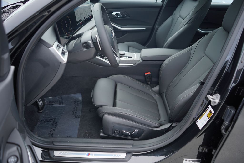 Thumbnail: 2026 BMW 3 Series - 10