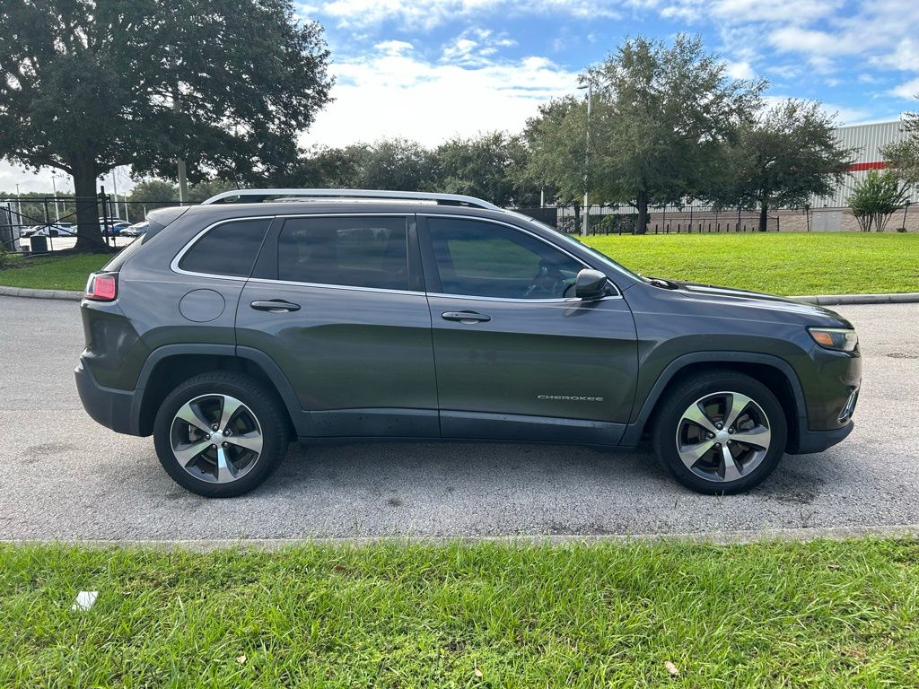 Thumbnail: 2019 Jeep Cherokee - 6