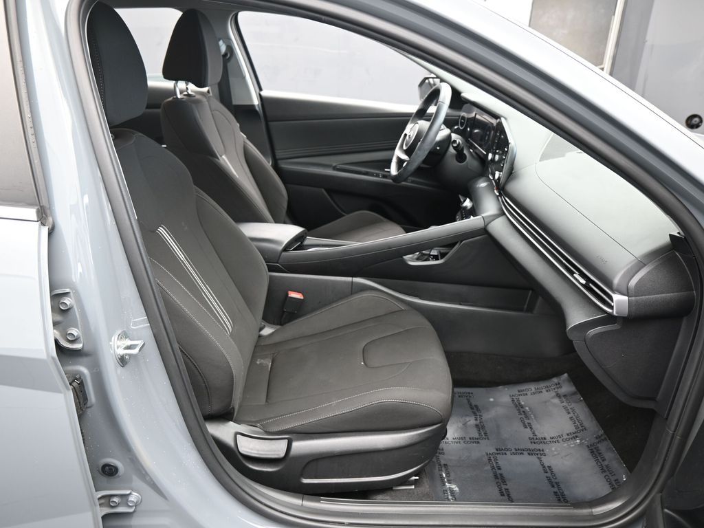 Used 2022 Electric Shadow Hyundai SEL image 37