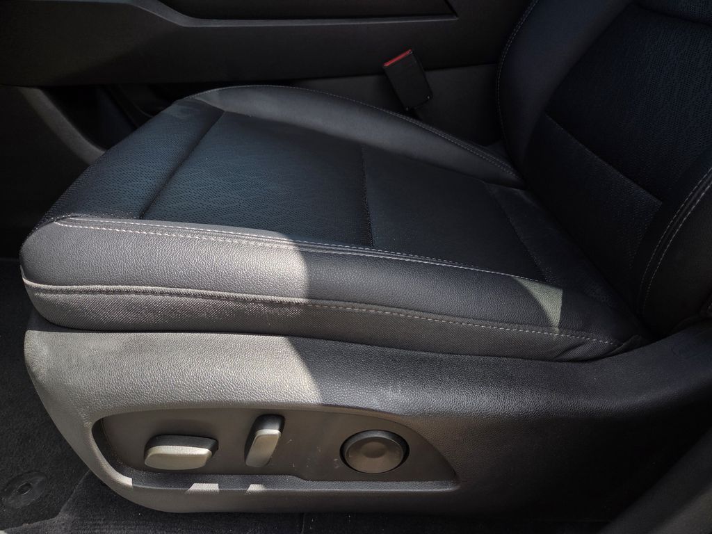 Used 2025 Chevrolet Equinox SUV