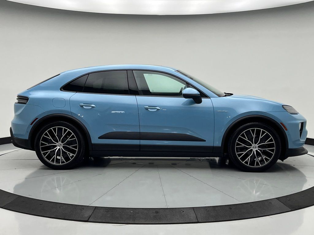 Thumbnail: 2025 Porsche Macan - 8