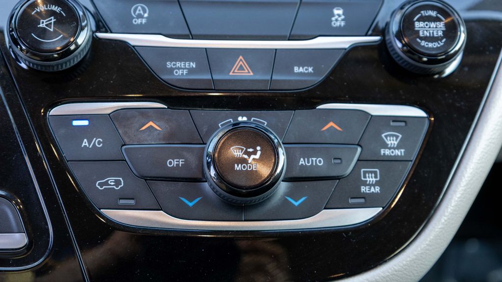 Used 2017 Chrysler Pacifica Touring L 4D Passenger Van