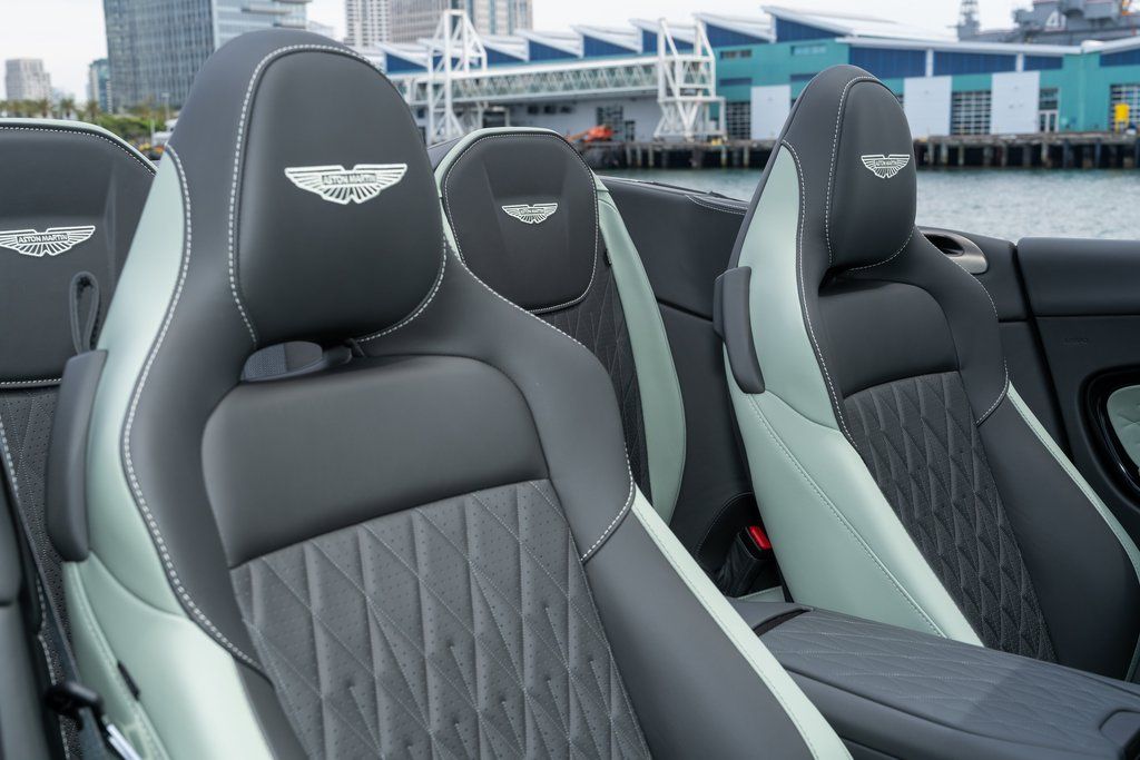 2026 Aston Martin DB12 Base - Photo 18