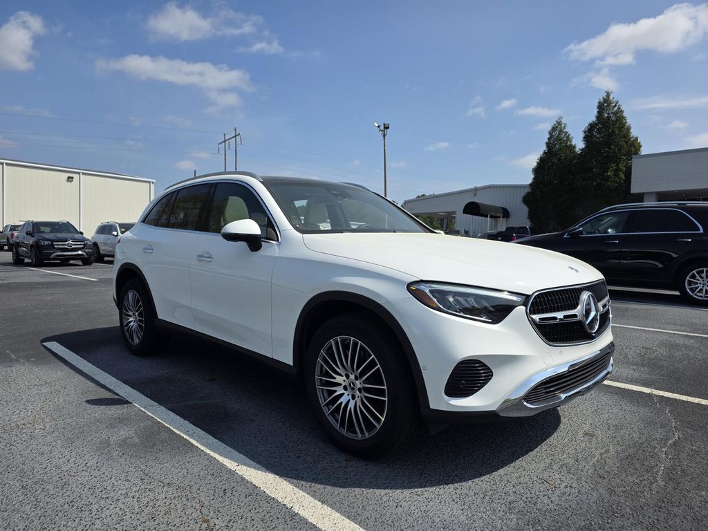2026 Mercedes-Benz GLC 300 4MATIC
