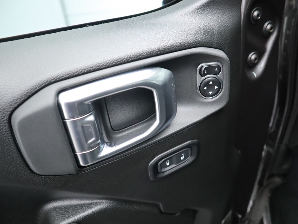 Thumbnail: 2024 Jeep Wrangler - 23