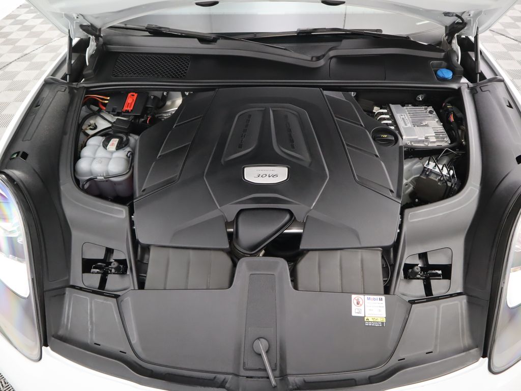 Thumbnail: 2023 Porsche Cayenne - 30