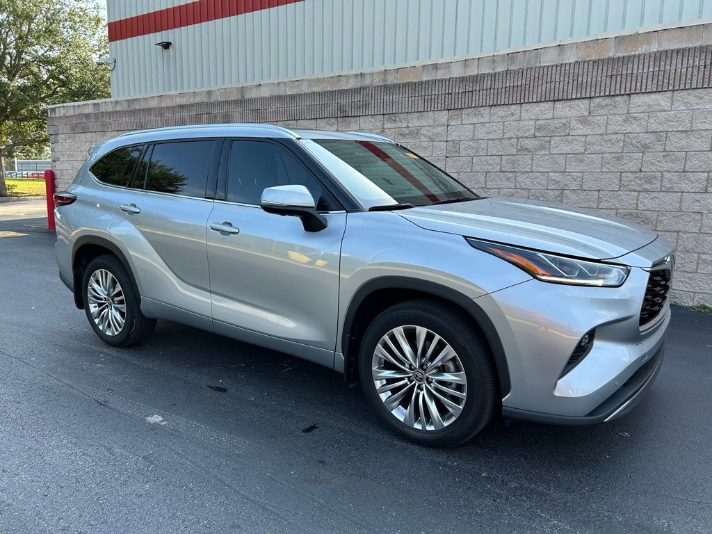 2024 Toyota Highlander Platinum 7