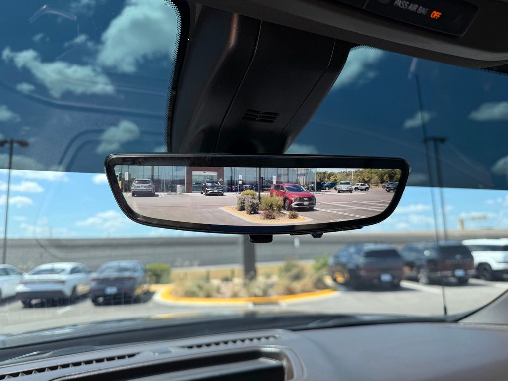 Thumbnail: 2021 Chevrolet Silverado 1500 - 29