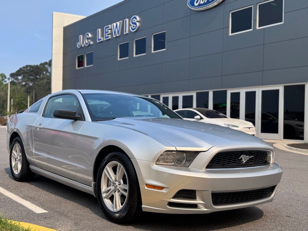 2014 Ford Mustang V6 Coupe RWD