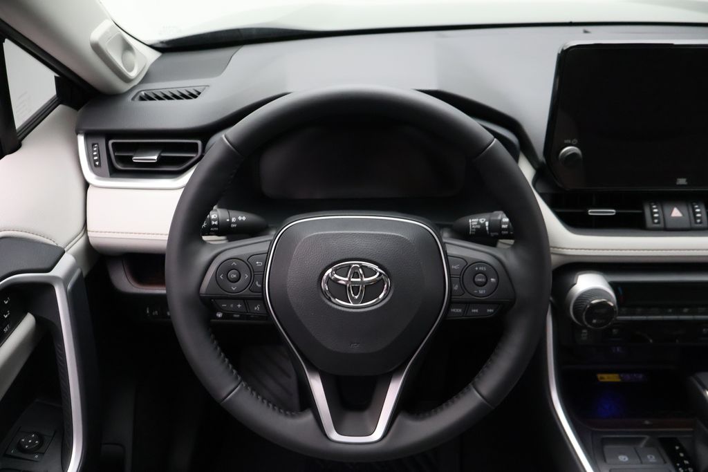 Thumbnail: 2025 Toyota RAV4 - 23