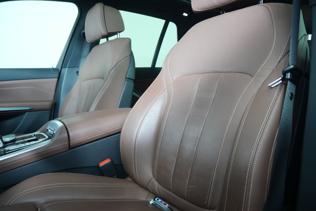 Thumbnail: 2021 BMW X5 - 10