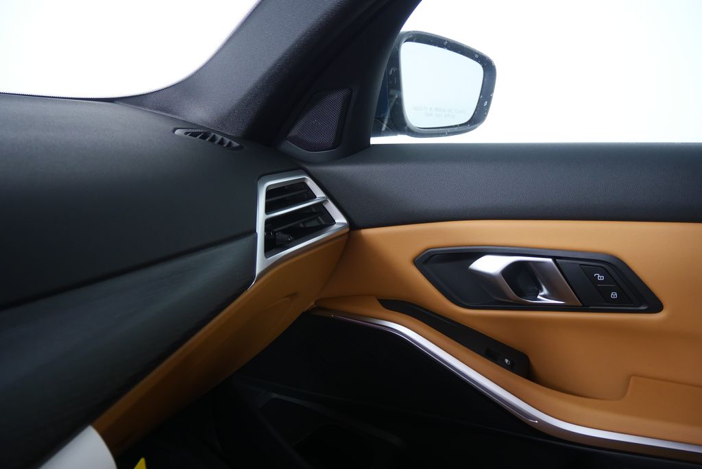 Thumbnail: 2026 BMW 3 Series - 24