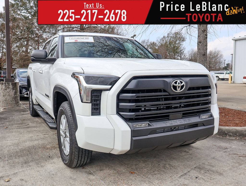 2025 Toyota Tundra SR5 CrewMax Cab 4WD