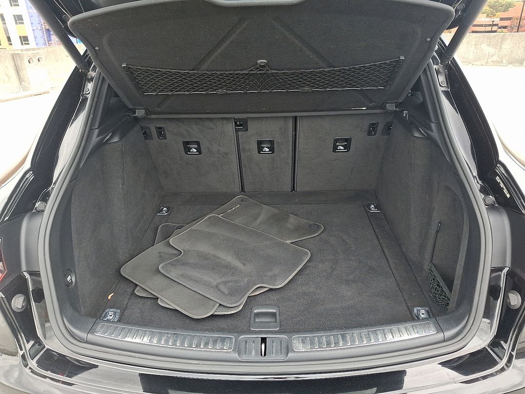 Thumbnail: 2018 Porsche Macan - 32