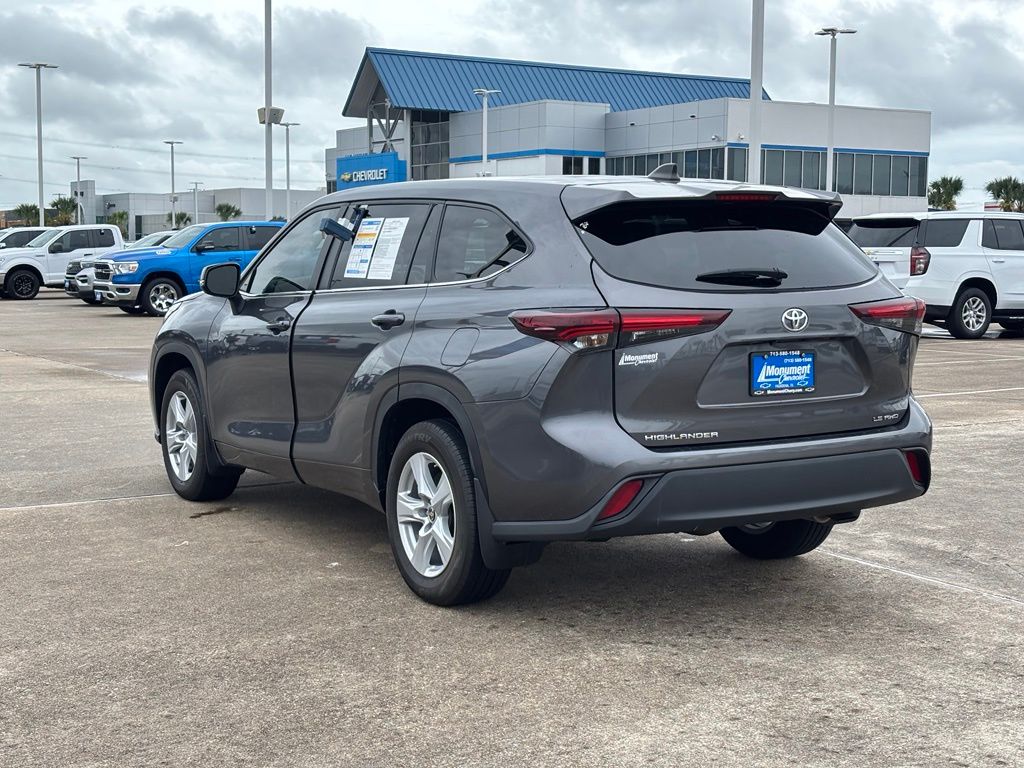 2024 Toyota Highlander LE Gray at Gullo Toyota