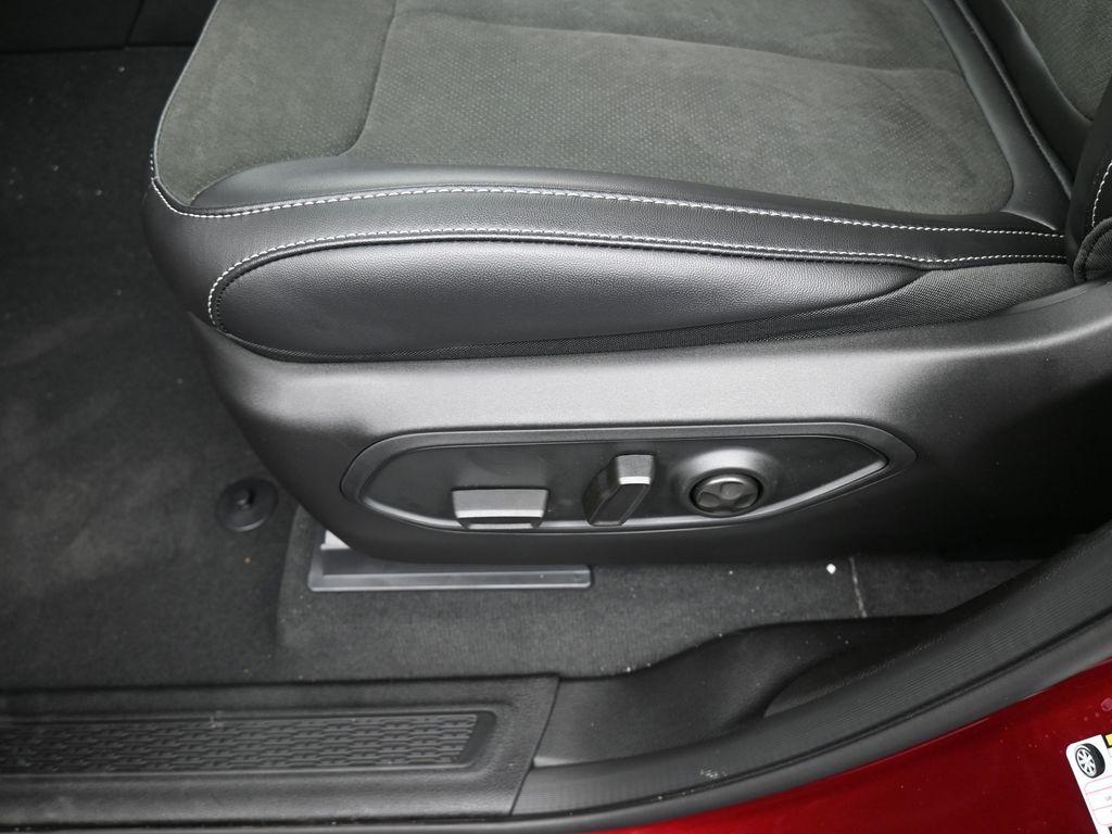 New 2025 Velvet Red Pearlcoat Jeep Altitude X image 16