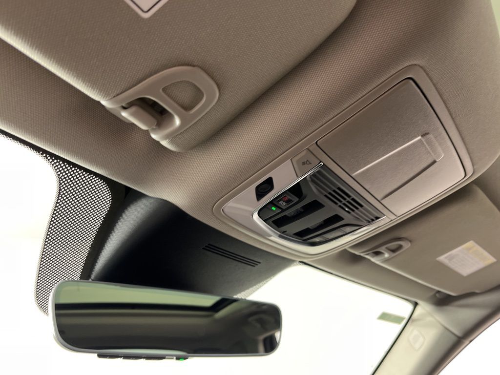 2025 Acura MDX Base 27