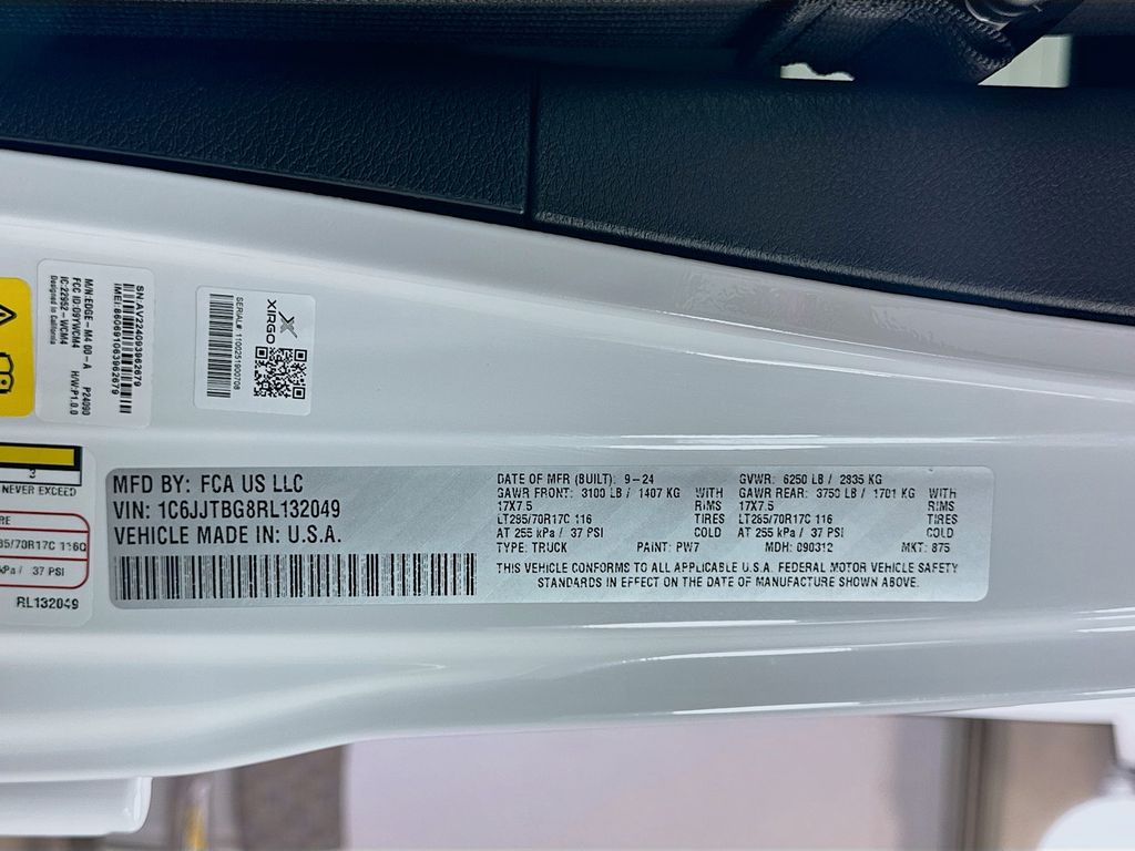 Thumbnail: 2024 Jeep Gladiator - 32