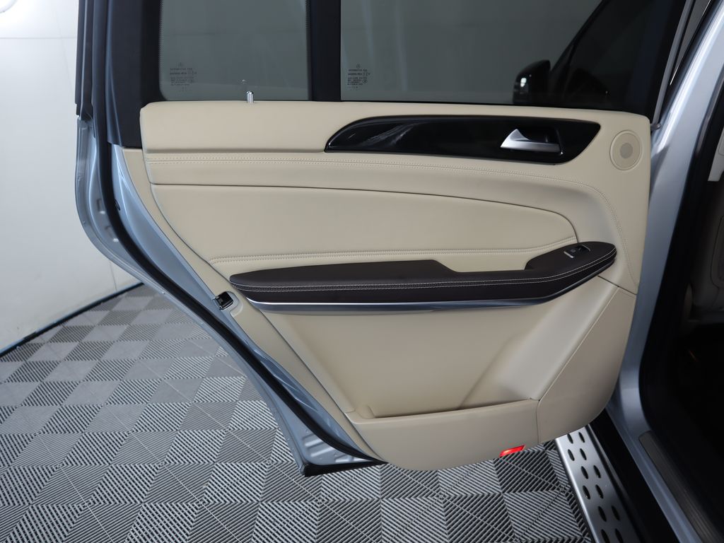 Thumbnail: 2019 Mercedes-Benz GLS - 28