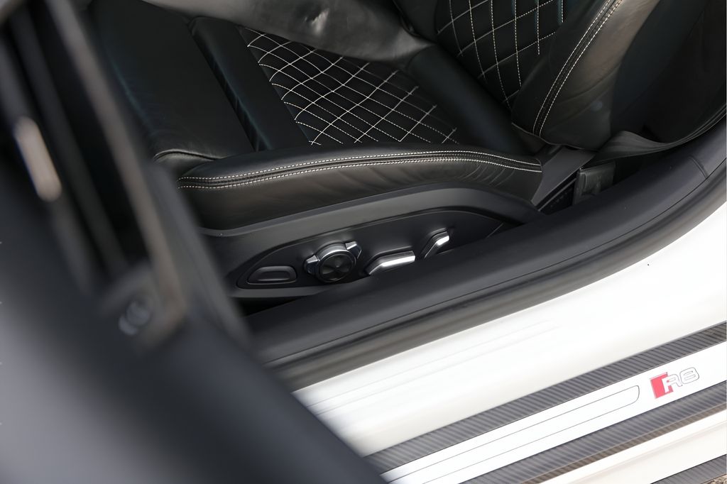 Used Car 2018 Audi R8  5.2 Plus For Sale Under $150,000 In Austin, Texas