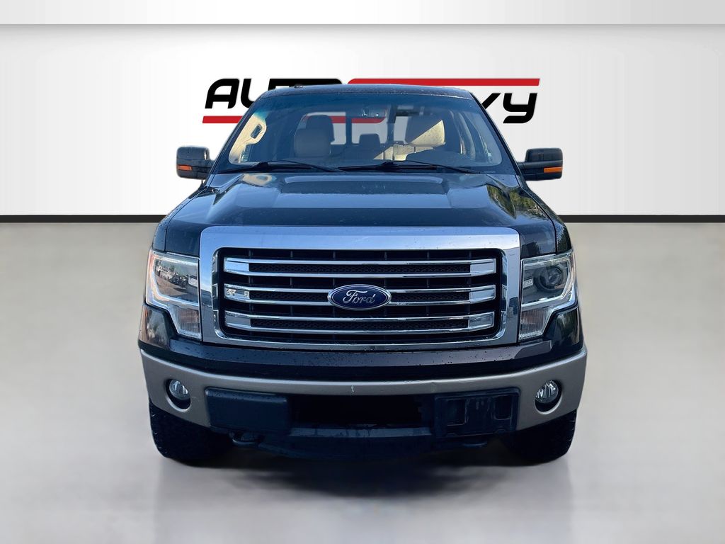 Used 2013  Ford Lariat image 2