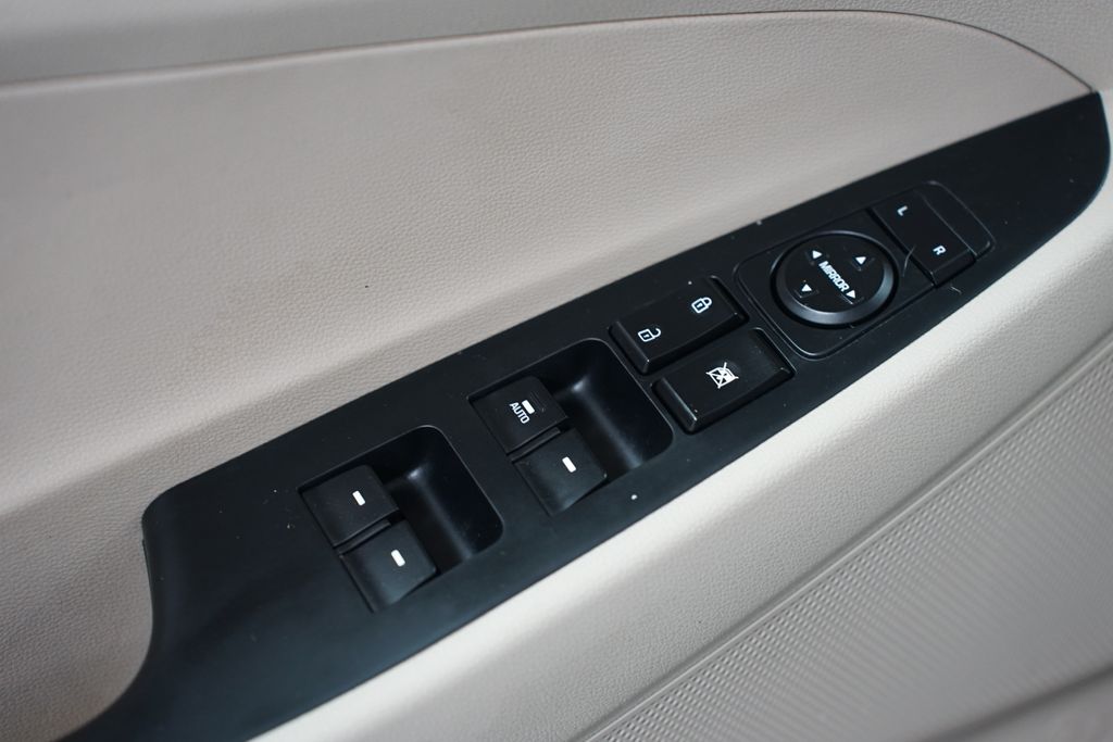 Thumbnail: 2018 Hyundai Tucson - 31