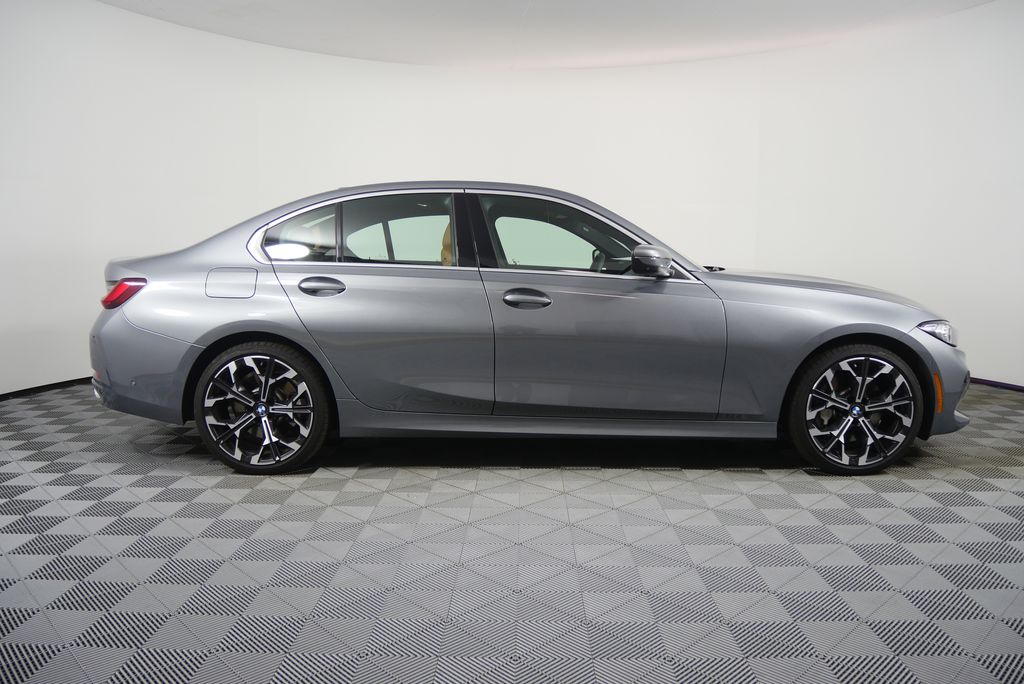 Thumbnail: 2025 BMW 3 Series - 2