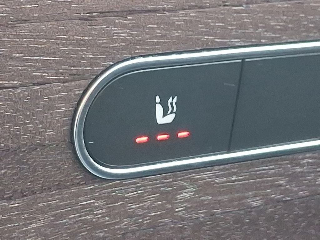 Thumbnail: 2023 Mercedes-Benz GLB - 24