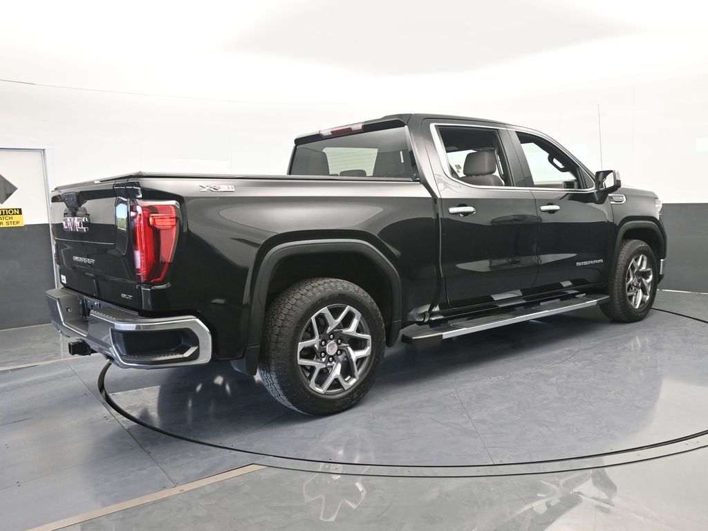 Used 2022 Onyx Black GMC SLT image 6