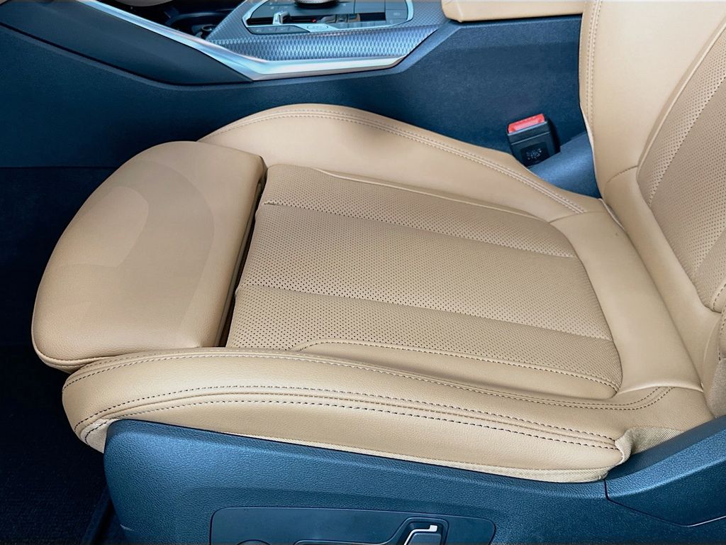 Thumbnail: 2026 BMW 3 Series - 21