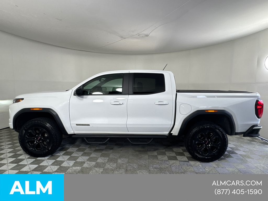 Used 2024 White GMC Elevation image 10