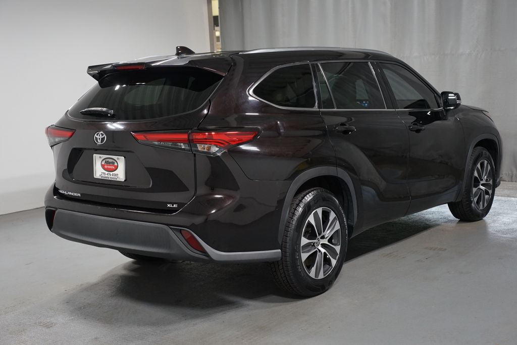 Thumbnail: 2021 Toyota Highlander - 8