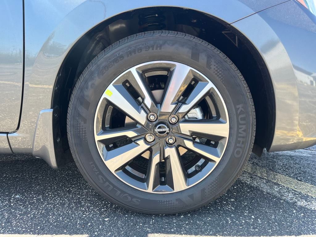 2025 Nissan Versa 1.6 S photo