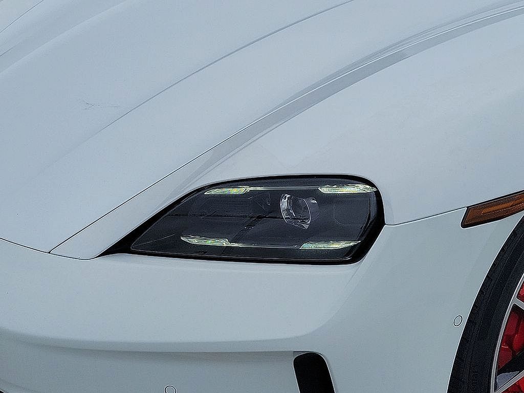 Thumbnail: 2025 Porsche Taycan - 10