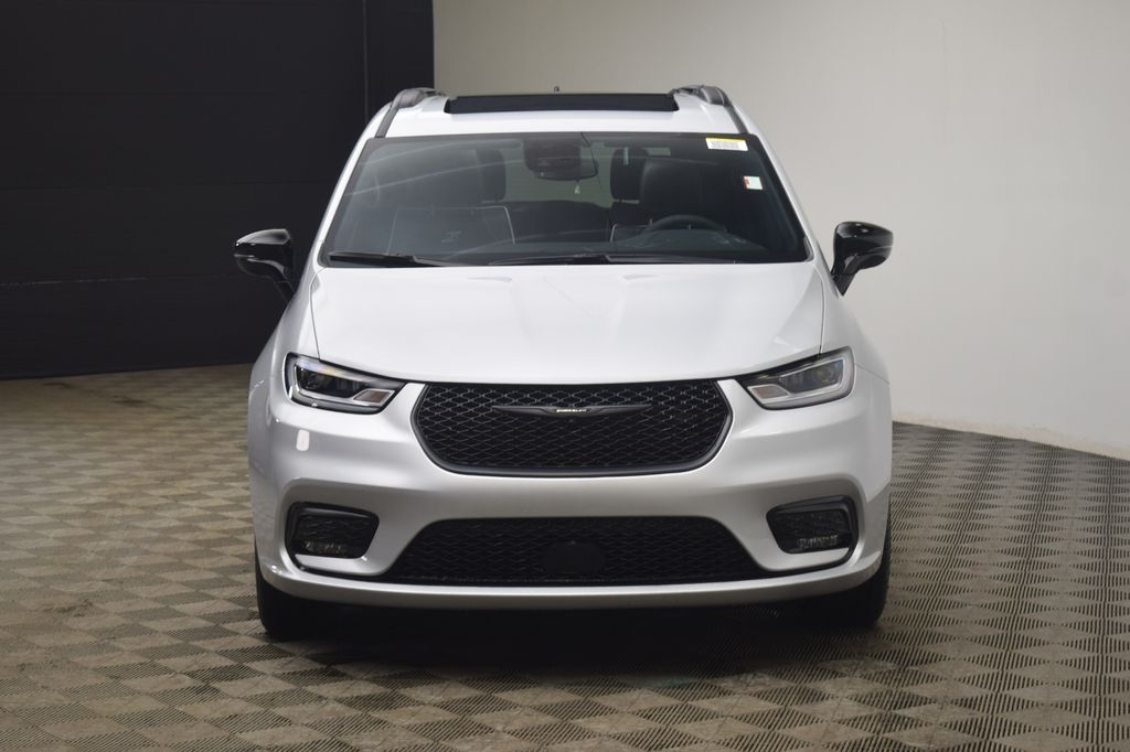 new 2026 Chrysler Pacifica car, priced at $47,696