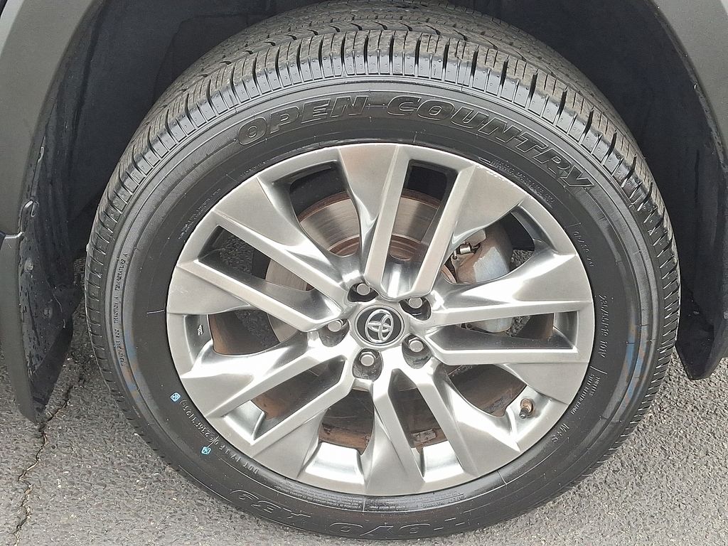 Thumbnail: 2019 Toyota RAV4 - 8