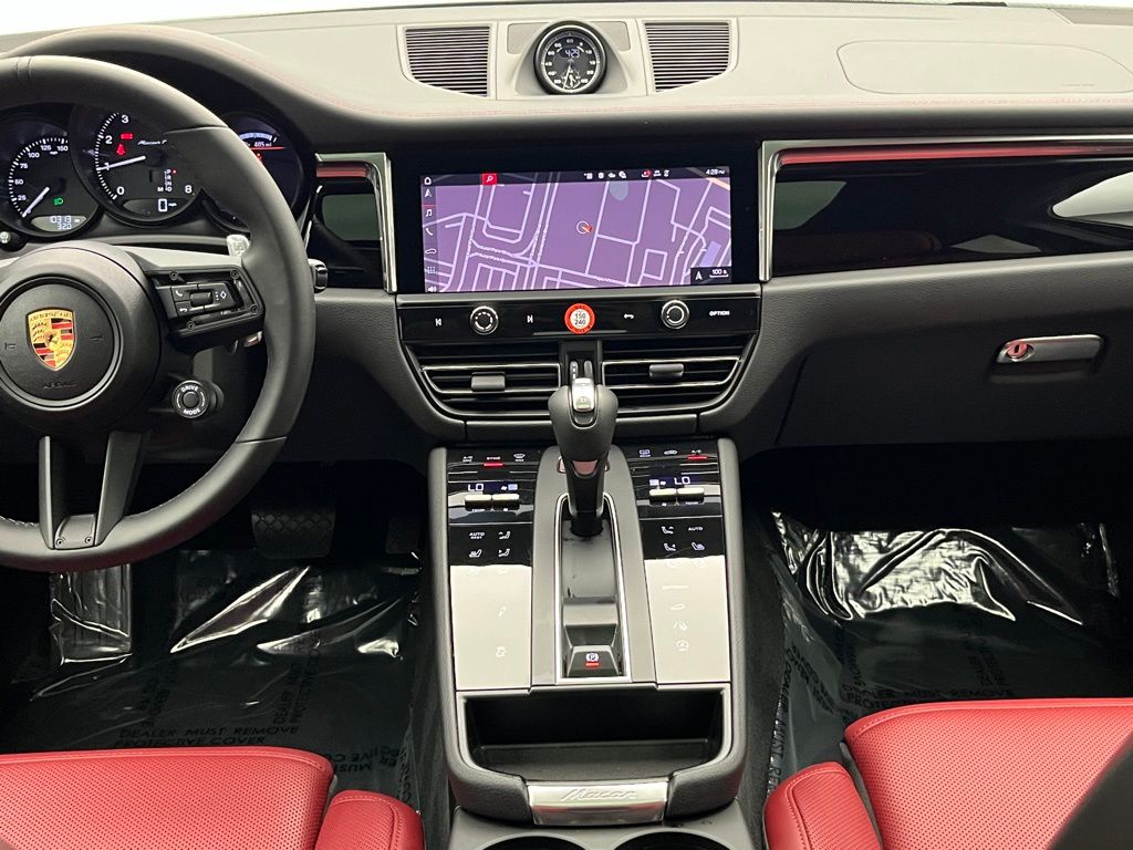 Thumbnail: 2025 Porsche Macan - 29