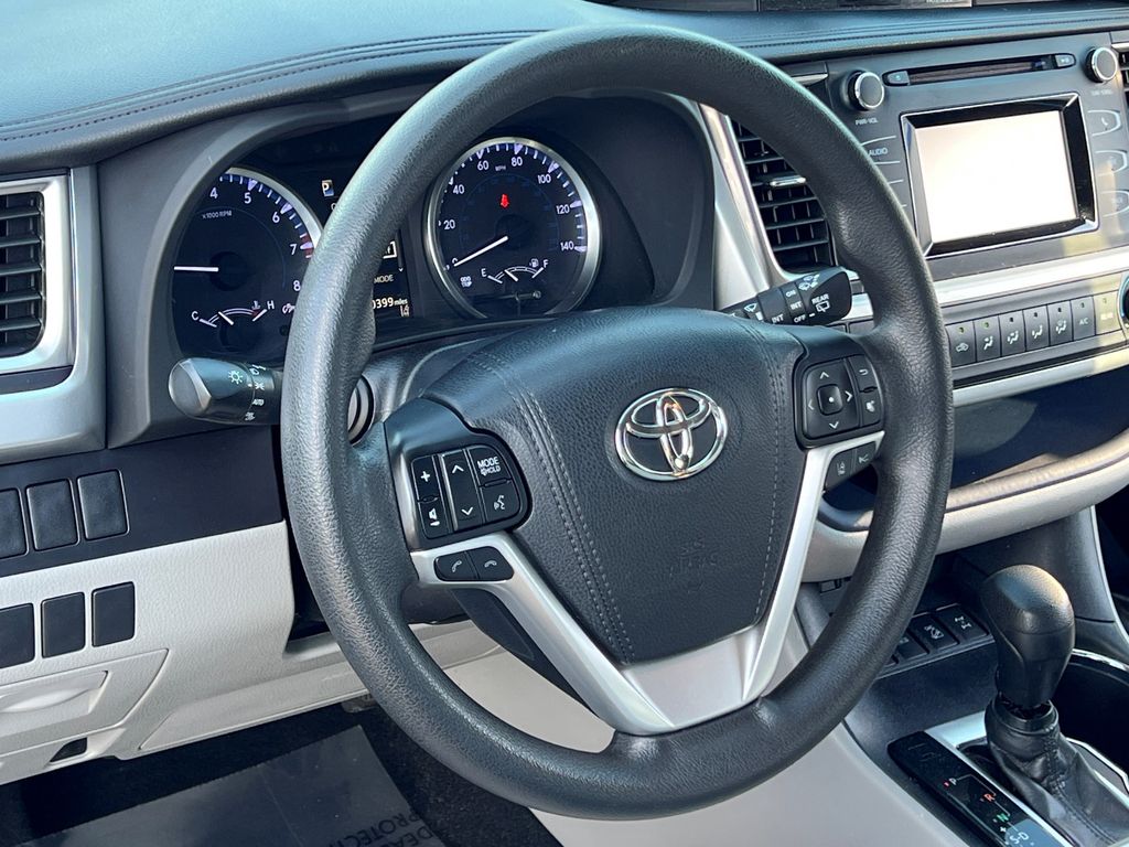 2018 Toyota Highlander LE