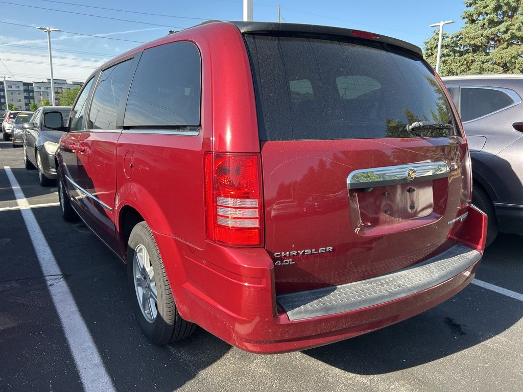 2010 Chrysler Town & Country Touring 2