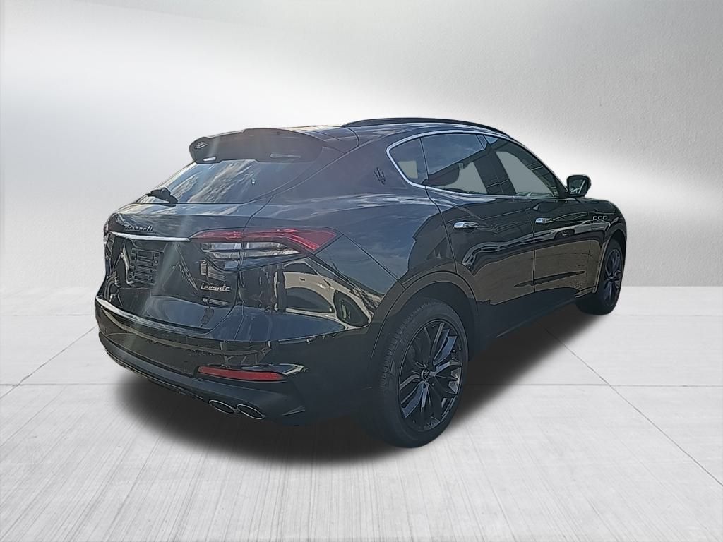 2022 Maserati Levante Modena 5