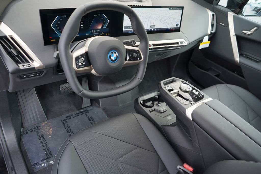 2025 BMW iX xDrive50 12